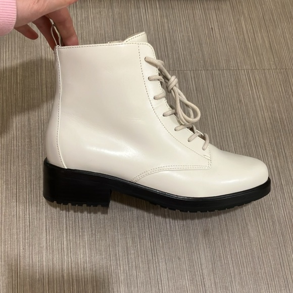 Everlane “Modern” Utility Leather boots w/Laces ivory white color Size 6.5 NWOB - Picture 6 of 15